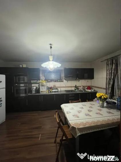 Casă cu 5 camere cu Teren 581 Mp în Central
