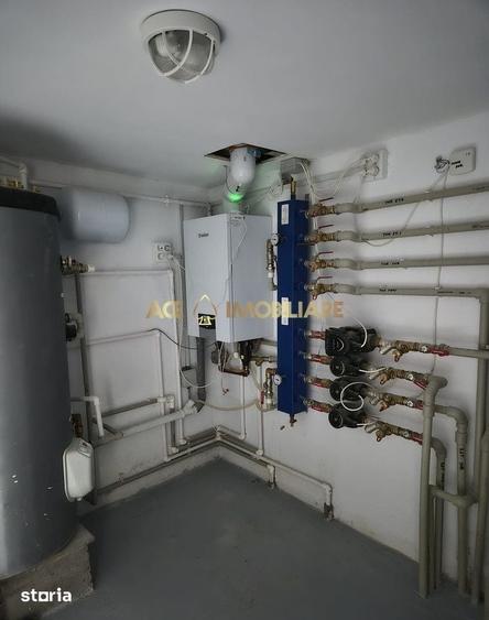 Casă cu 8 camere cu Teren 100 Mp în Tineretului