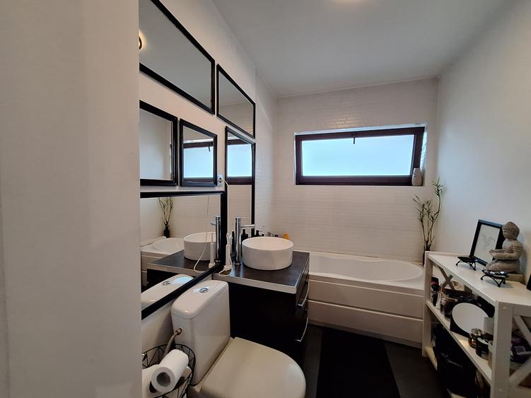 Apartament cu 2 camere semidecomandat, mobilat în Florești