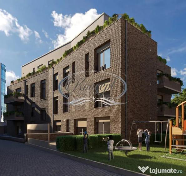 Apartament cu 4 camere semidecomandat în Central