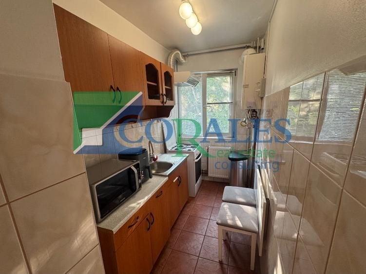 Apartament cu 2 camere nedecomandat, mobilat în Dacia