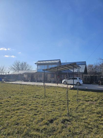Casă cu Teren 2000 Mp în Central