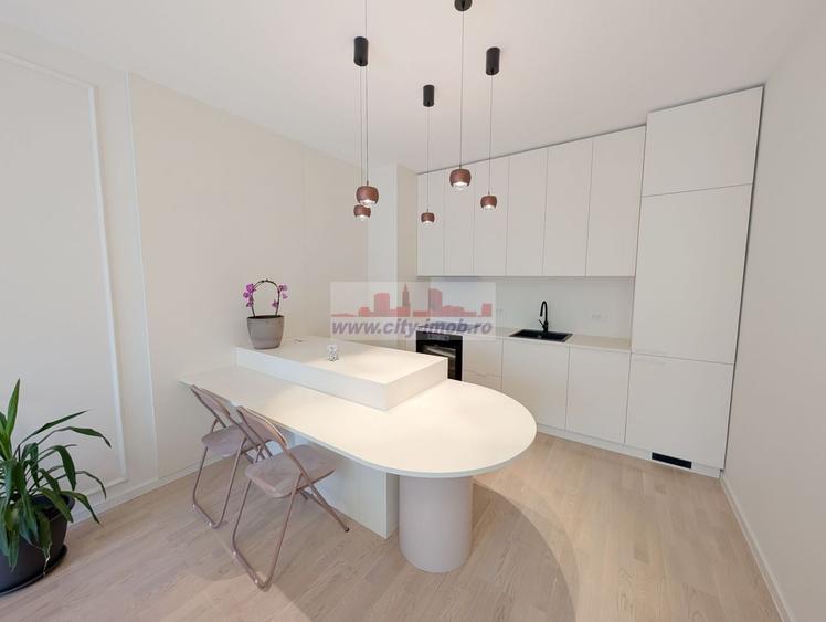 Apartament cu 2 camere decomandat, mobilat în Băneasa