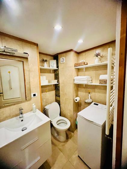 Apartament cu 2 camere semidecomandat, mobilat în Brașovul Vechi