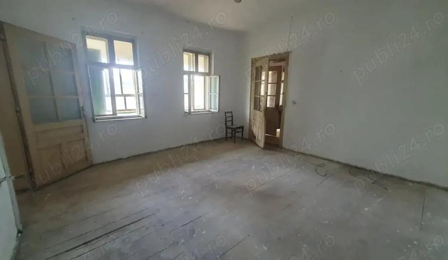 Casă cu 5 camere cu Teren 2259 Mp în Zădăreni