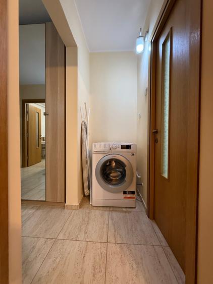 Apartament cu 2 camere decomandat în Trocadero