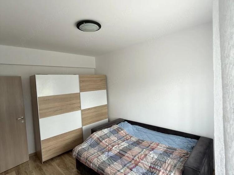 Apartament cu 2 camere decomandat în 1 Decembrie