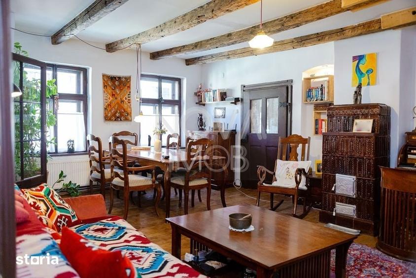 Casă cu 8 camere cu Teren 244 Mp în Central