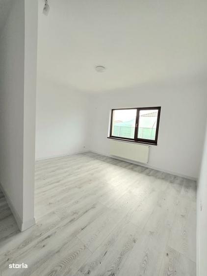 Casă cu 3 camere în Balotești