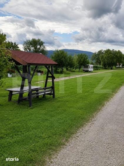 Casă cu 4 camere cu Teren 6000 Mp în Central