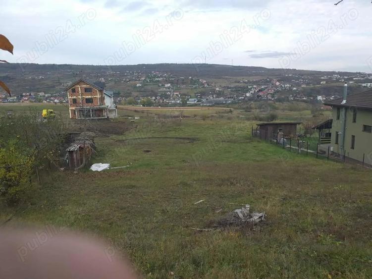 Teren de 4600 mp, în Iris