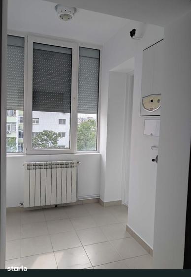 Apartament cu 3 camere decomandat în Obor