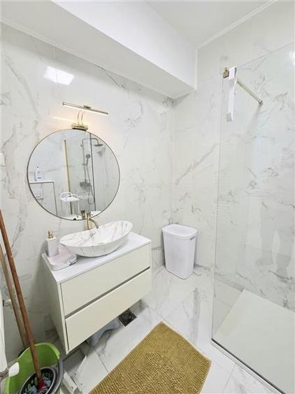 Apartament cu 2 camere decomandat, mobilat în Ultracentral