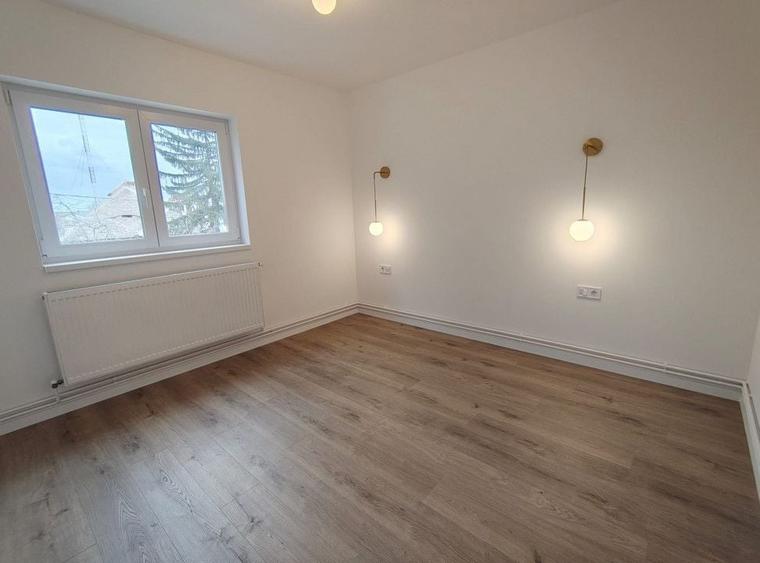 Apartament cu 3 camere decomandat în Ștrand