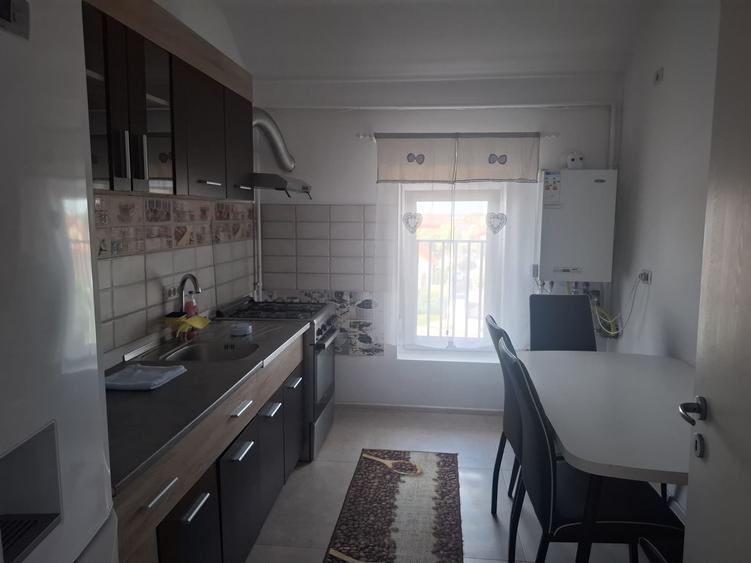 Apartament cu 2 camere semidecomandat în Giroc