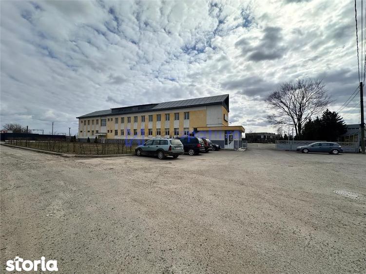 Spațiu comercial, de 3,700 mp, în Central