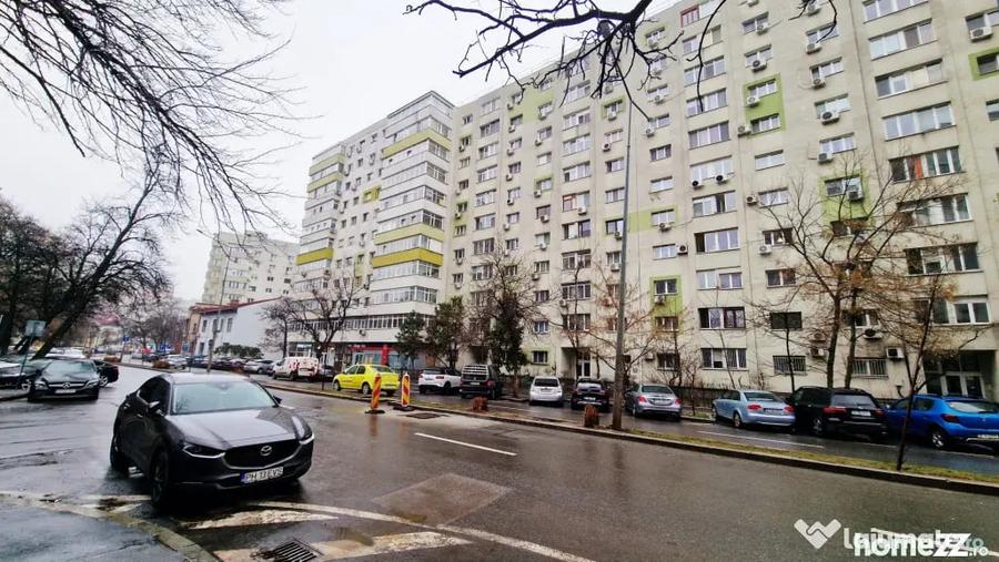 Garsonieră decomandată în Kiseleff