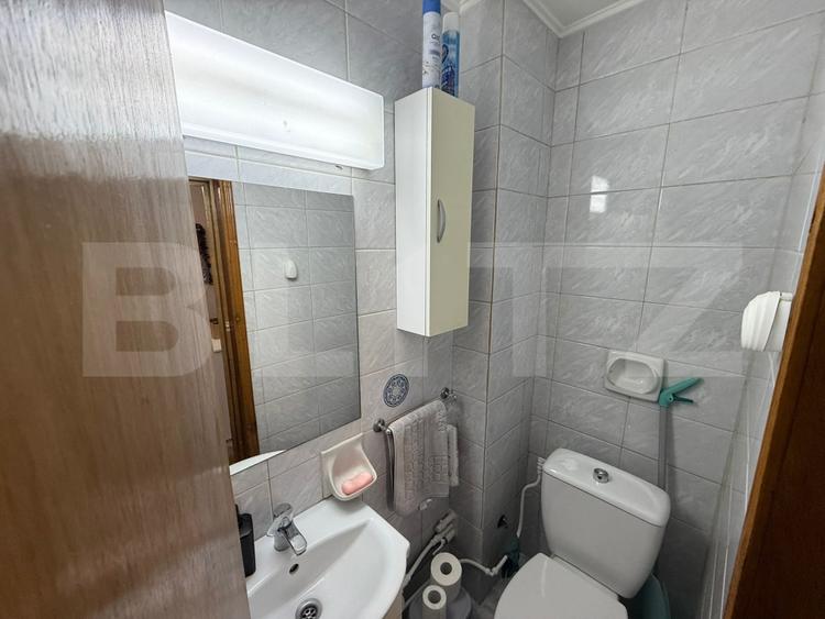 Apartament cu 4 camere semidecomandat, mobilat în Nicolina