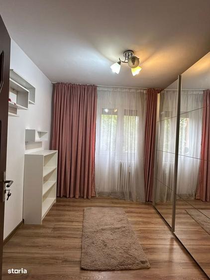 Apartament cu 4 camere decomandat, mobilat în Titan