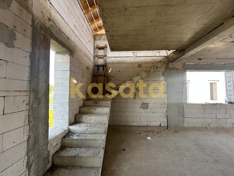 Casă individuală cu 4 camere cu Canalizare în Țegheș