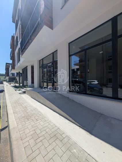 Spațiu comercial, de 140 mp, în Florești