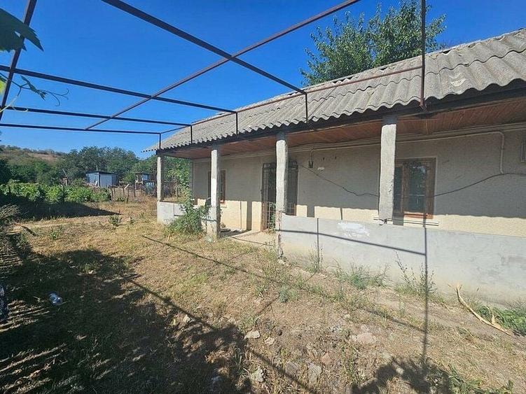 Teren agricol intravilan de 1800 mp, în Fârțănești