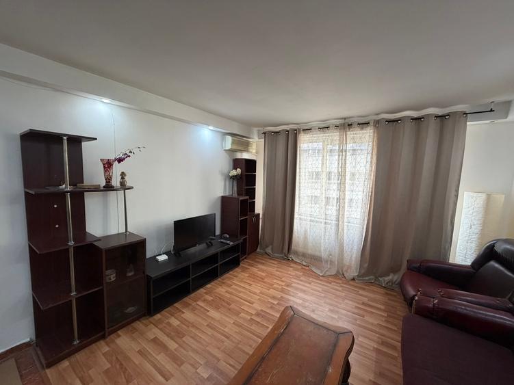 Apartament cu 2 camere semidecomandat, mobilat în Calea Victoriei
