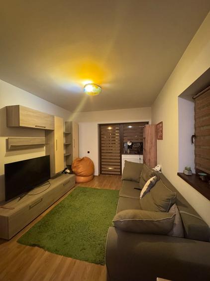 Apartament cu 2 camere semidecomandat în Zorilor