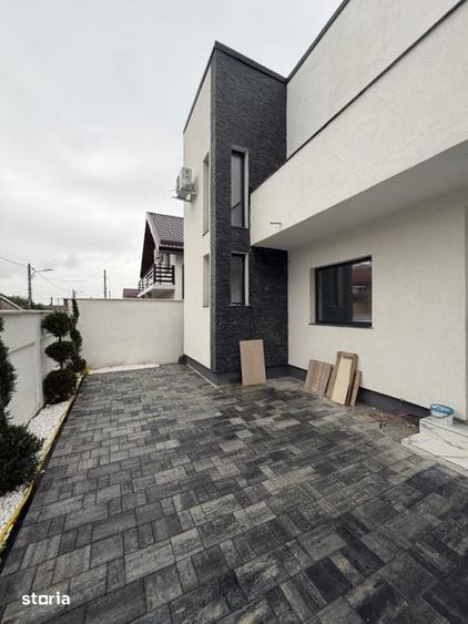 Casă cu 3 camere cu Teren 370 Mp în Romanești