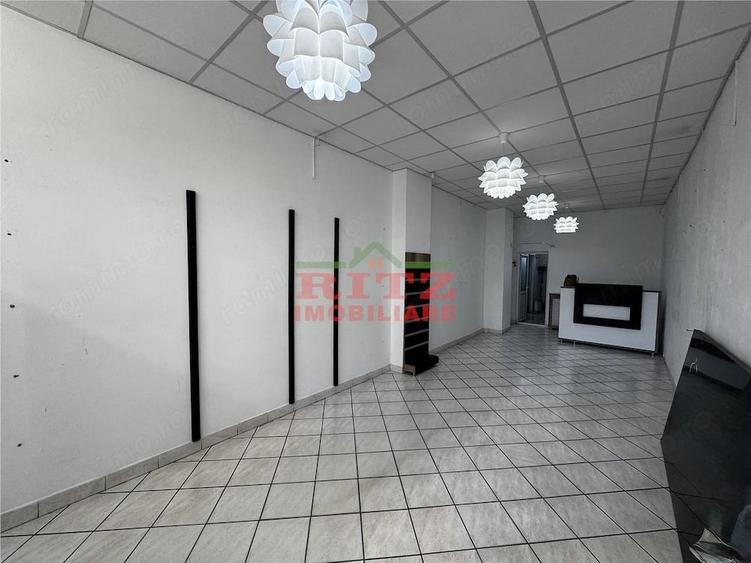 Spațiu comercial, de 47 mp, în