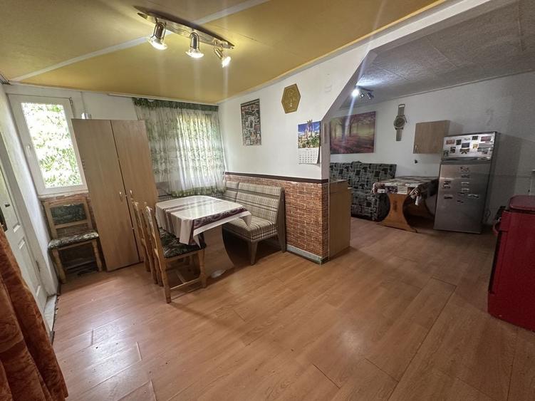 Casă cu 2 camere cu Teren 500 Mp în Sadu
