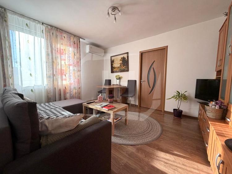 Apartament cu 2 camere semidecomandat, mobilat în Gheorgheni