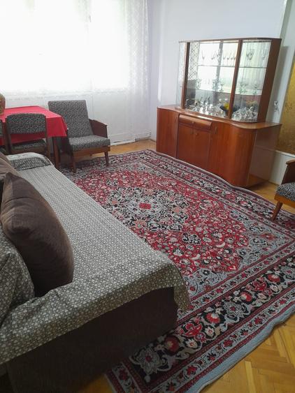 Apartament cu 2 camere semidecomandat în Galați