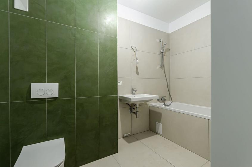 Apartament cu 3 camere decomandat în Aradului