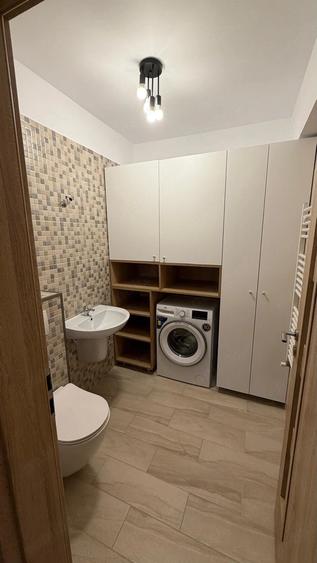 Apartament cu 3 camere decomandat în Dobroești