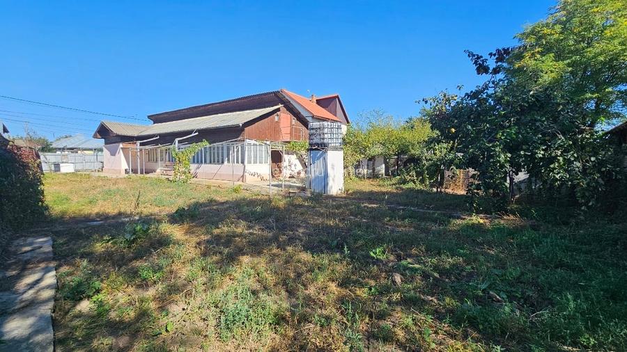Vând casă în sat Amaru, comuna Amaru