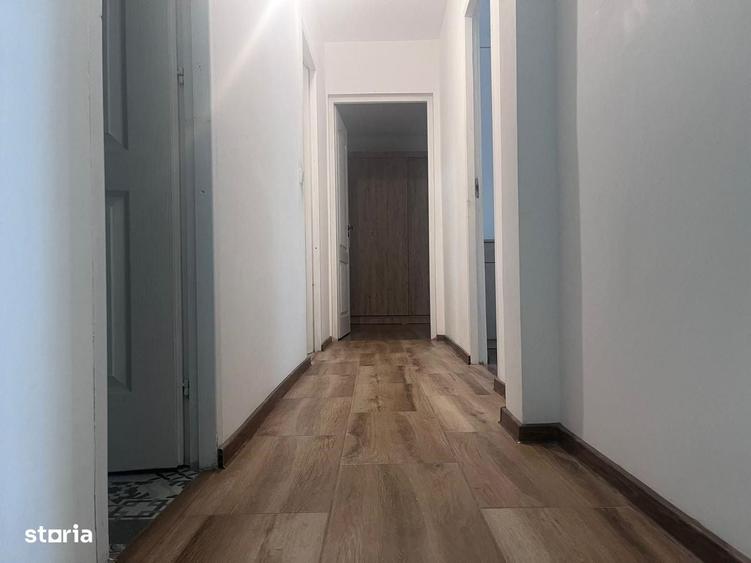 Apartament cu 3 camere decomandat în Micro 4