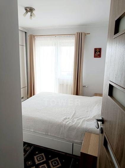 Apartament cu 3 camere decomandat, mobilat în Exterior Vest