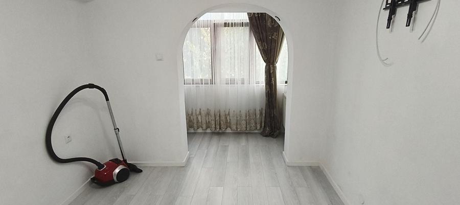 De inchiriat apartament 3 camere - 2