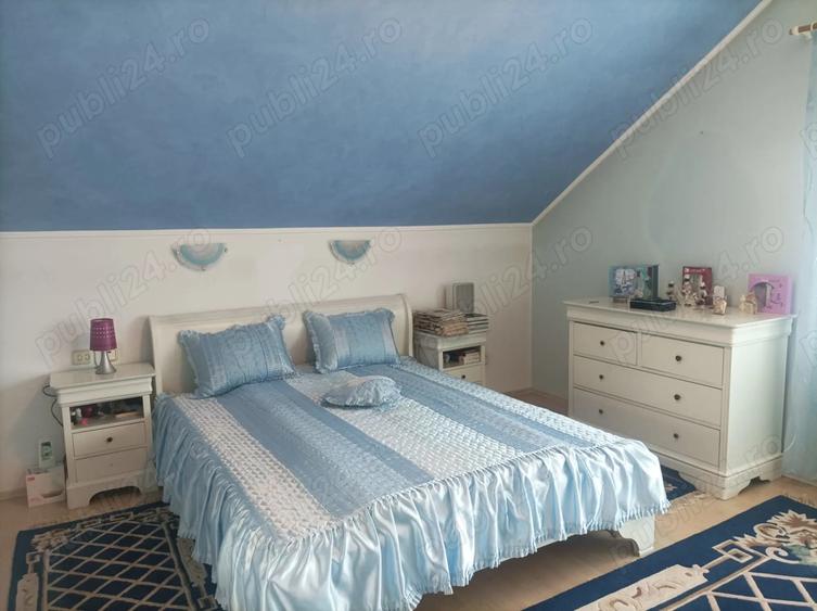 Casă cu 5 camere cu Teren 1500 Mp în Central