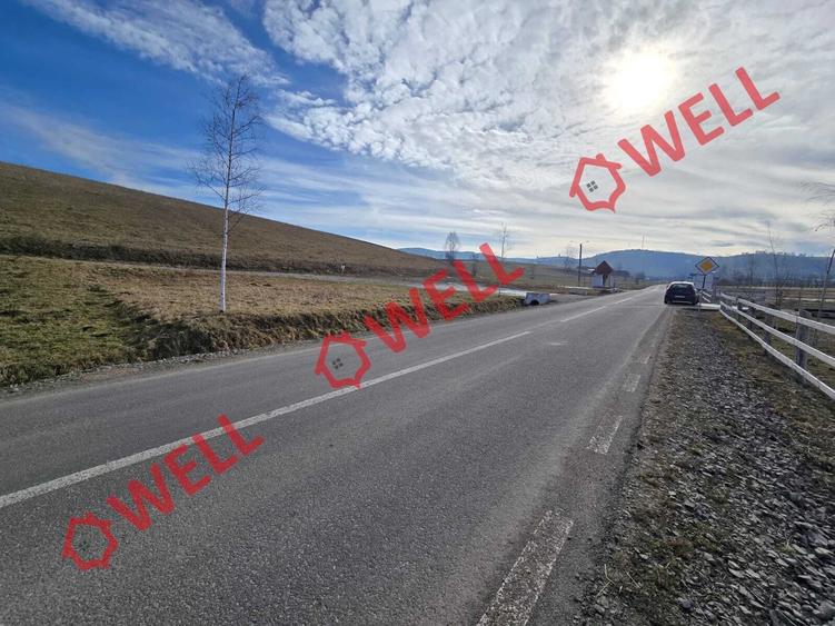 Teren intravilan de 1045 mp, în Barcani