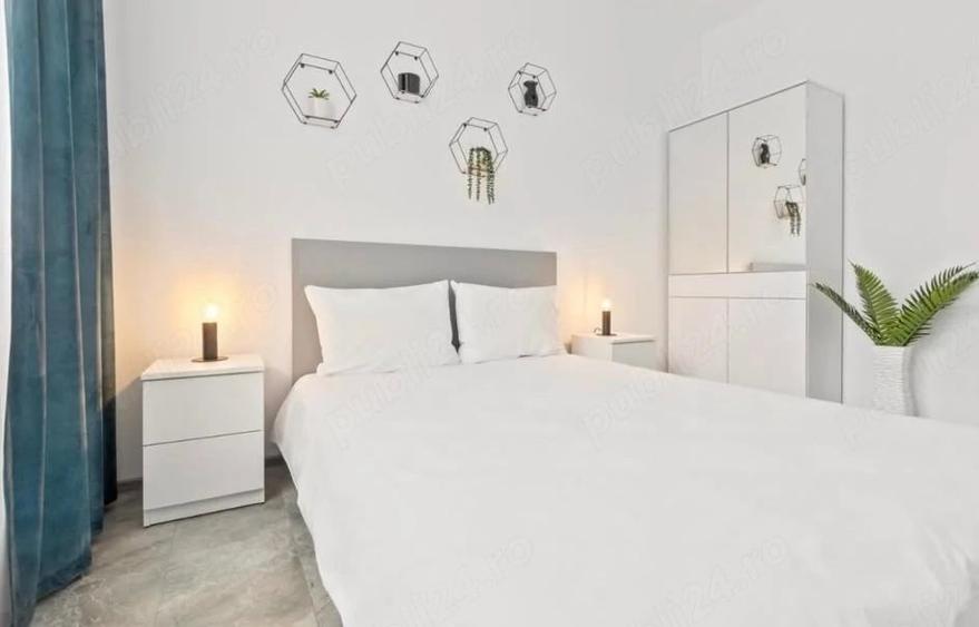 Apartament cu 3 camere decomandat în Exterior Vest