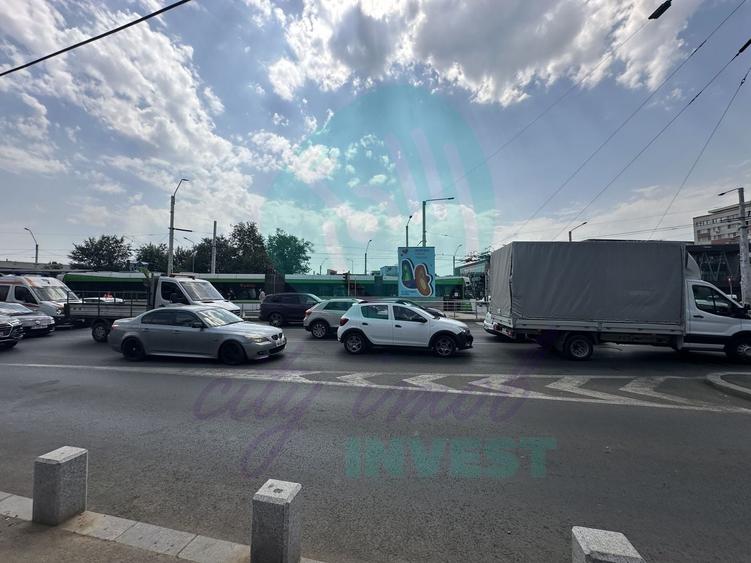 Spațiu comercial, de 17.700000762939 mp, în Văcăresti