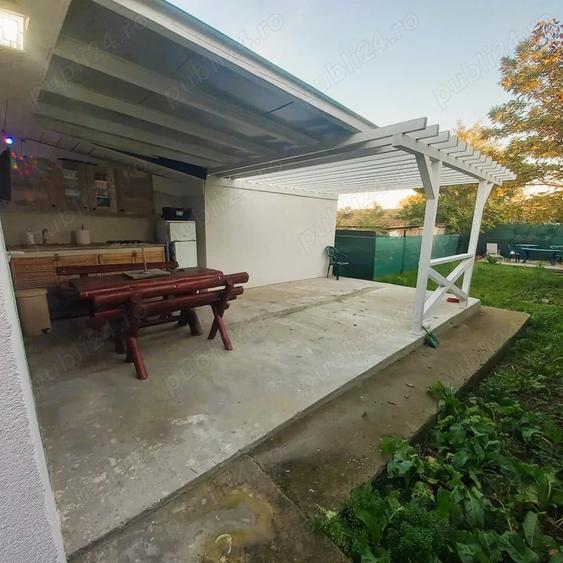 Casă cu 3 camere în Palazu Mare