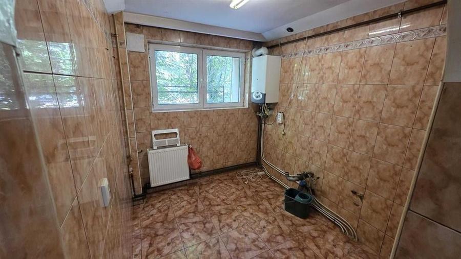 Apartament cu 2 camere decomandat în Titan