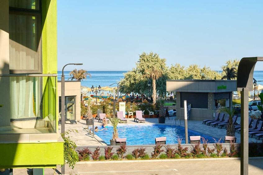 Apartament cu 3 camere decomandat în Mamaia-Sat