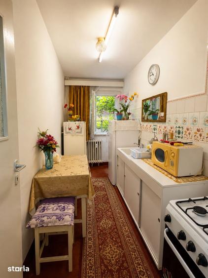 Apartament cu 3 camere decomandat în Central