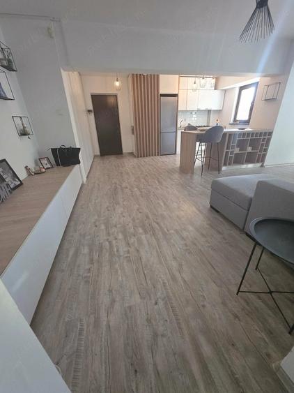 Apartament cu 2 camere semidecomandat în Lizeanu