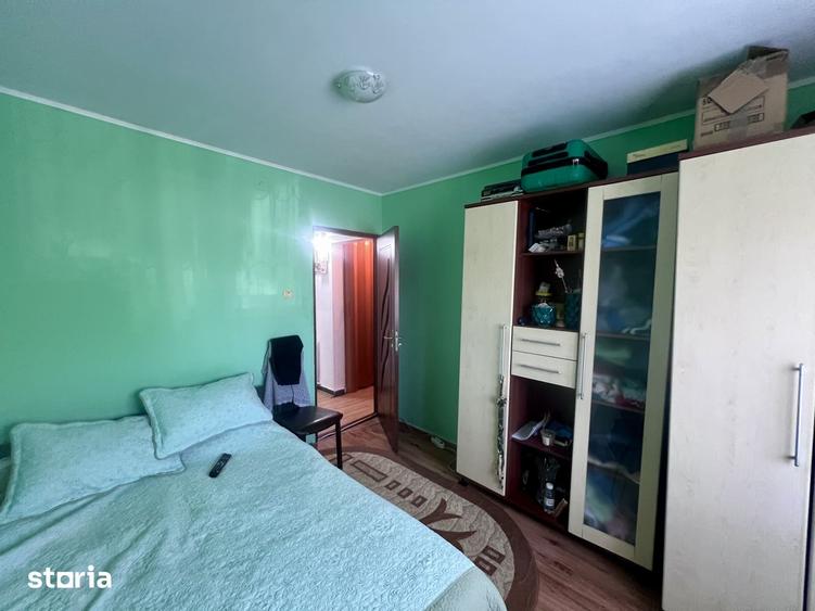 Apartament cu 3 camere decomandat în Soarelui