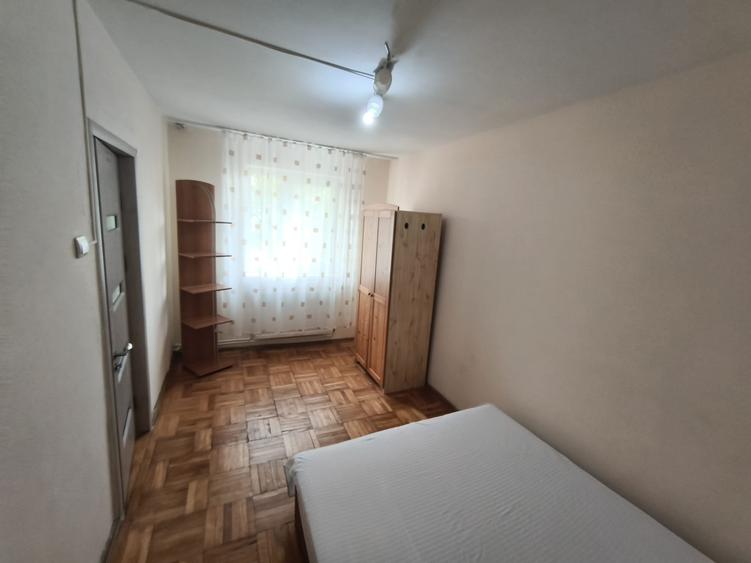 Apartament cu 3 camere semidecomandat în Tomis Nord